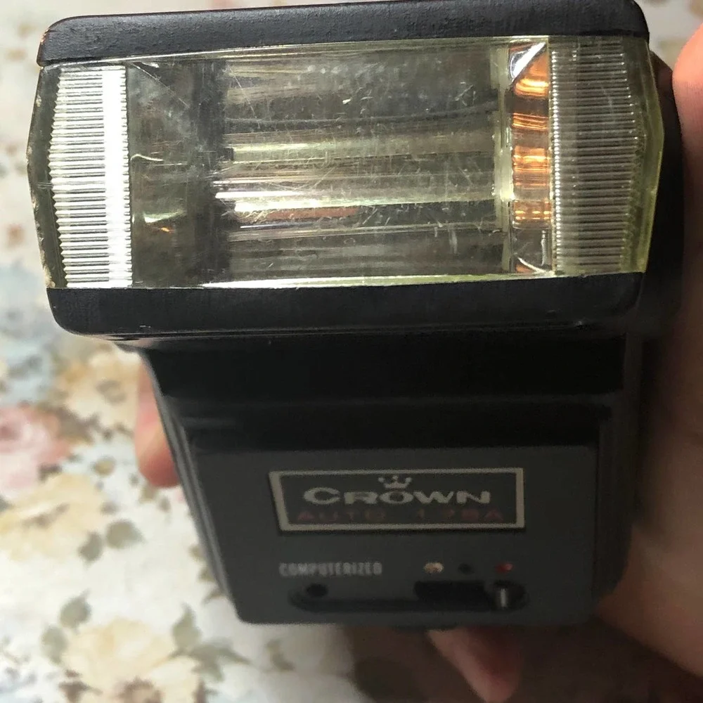 Vintage Crown 175A Automatic Bounce Flash Photography Speedlight